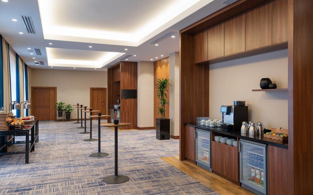 Courtyard By Marriott Tashkent Hotel Ngoại thất bức ảnh