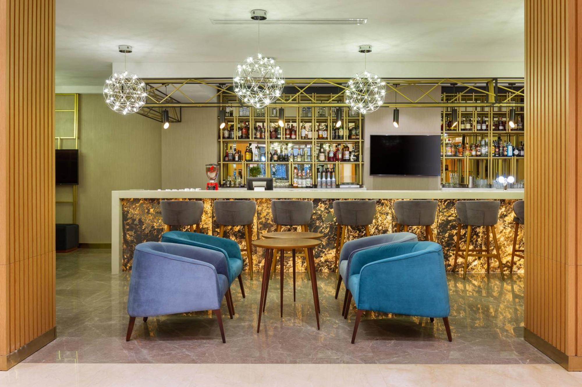 Courtyard By Marriott Tashkent Hotel Ngoại thất bức ảnh