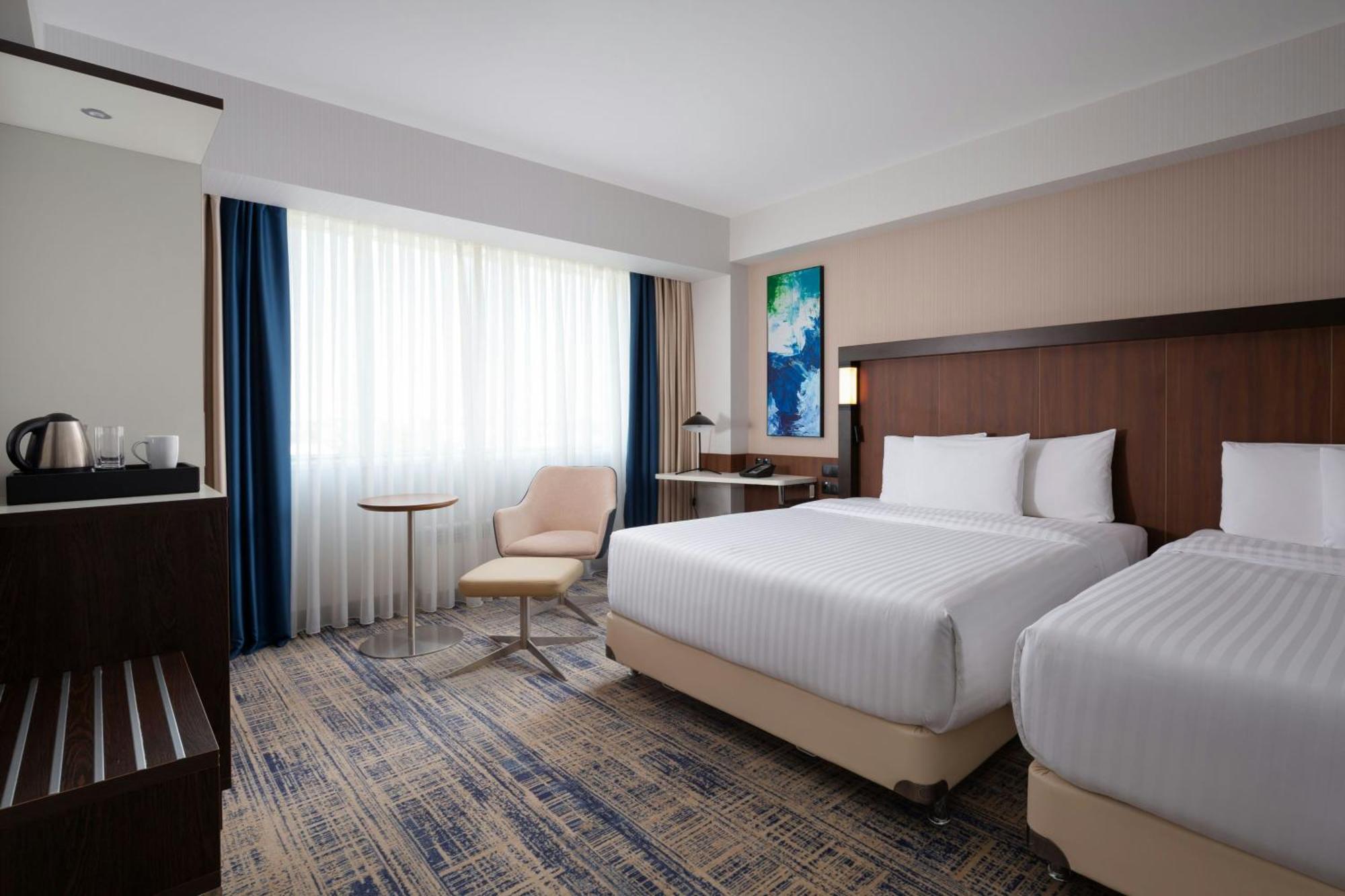 Courtyard By Marriott Tashkent Hotel Ngoại thất bức ảnh