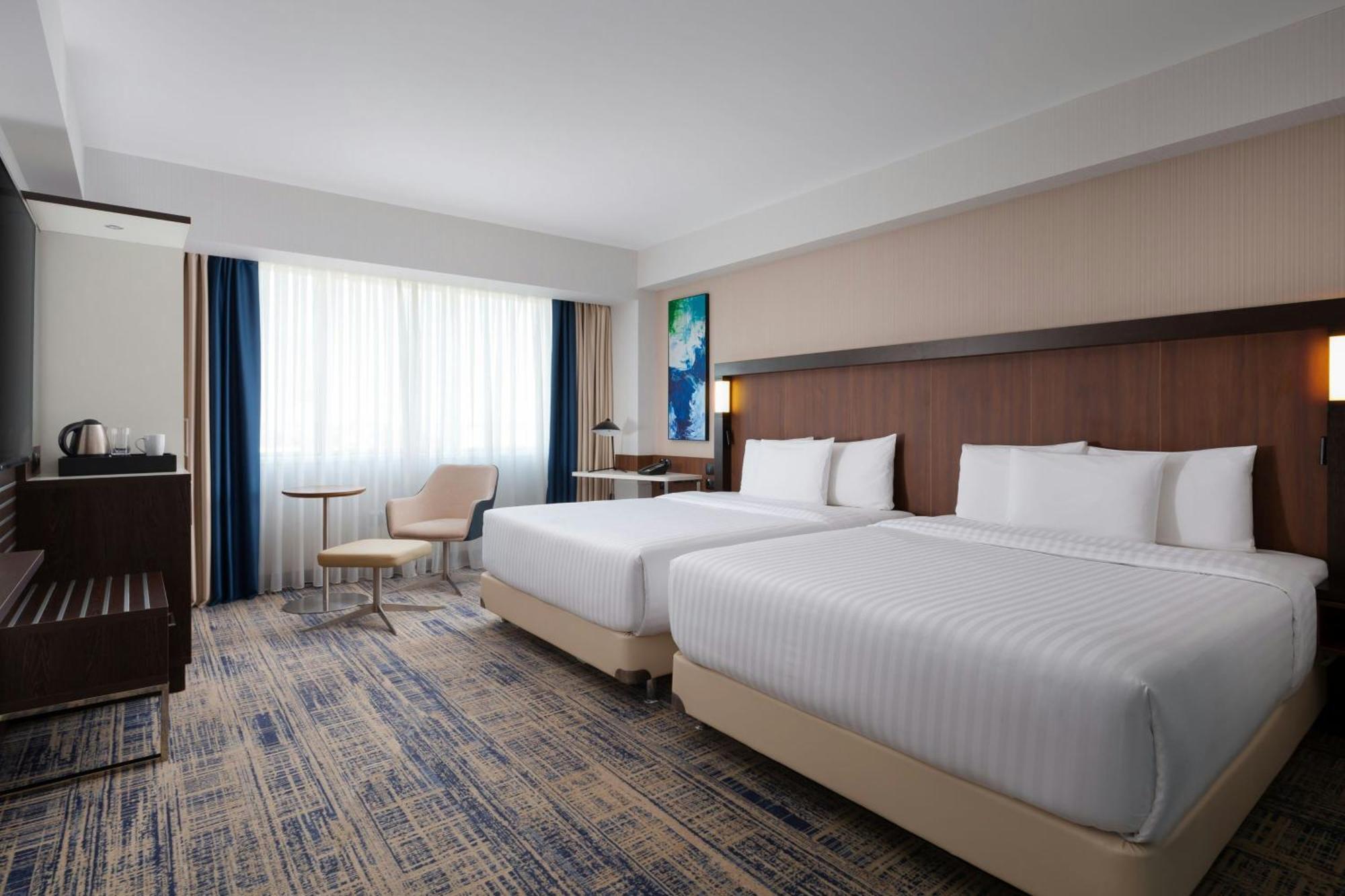 Courtyard By Marriott Tashkent Hotel Ngoại thất bức ảnh